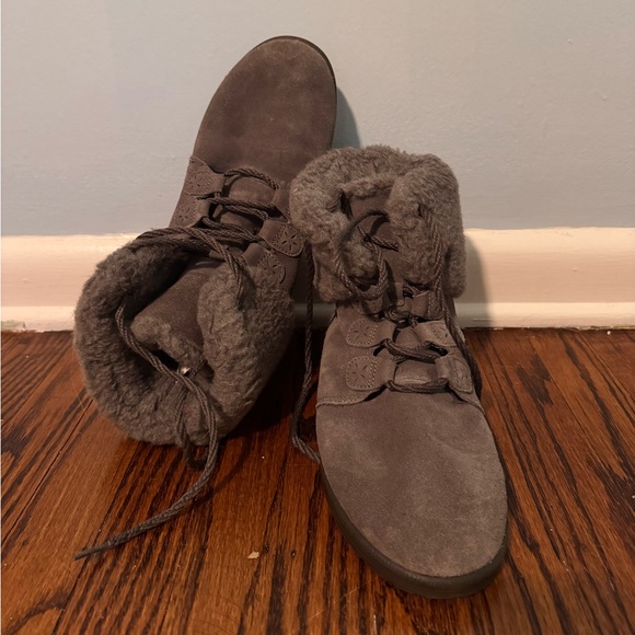 Abeo Imelda Suede/Shearling Winter Boots in Gray - Picture 5 of 6